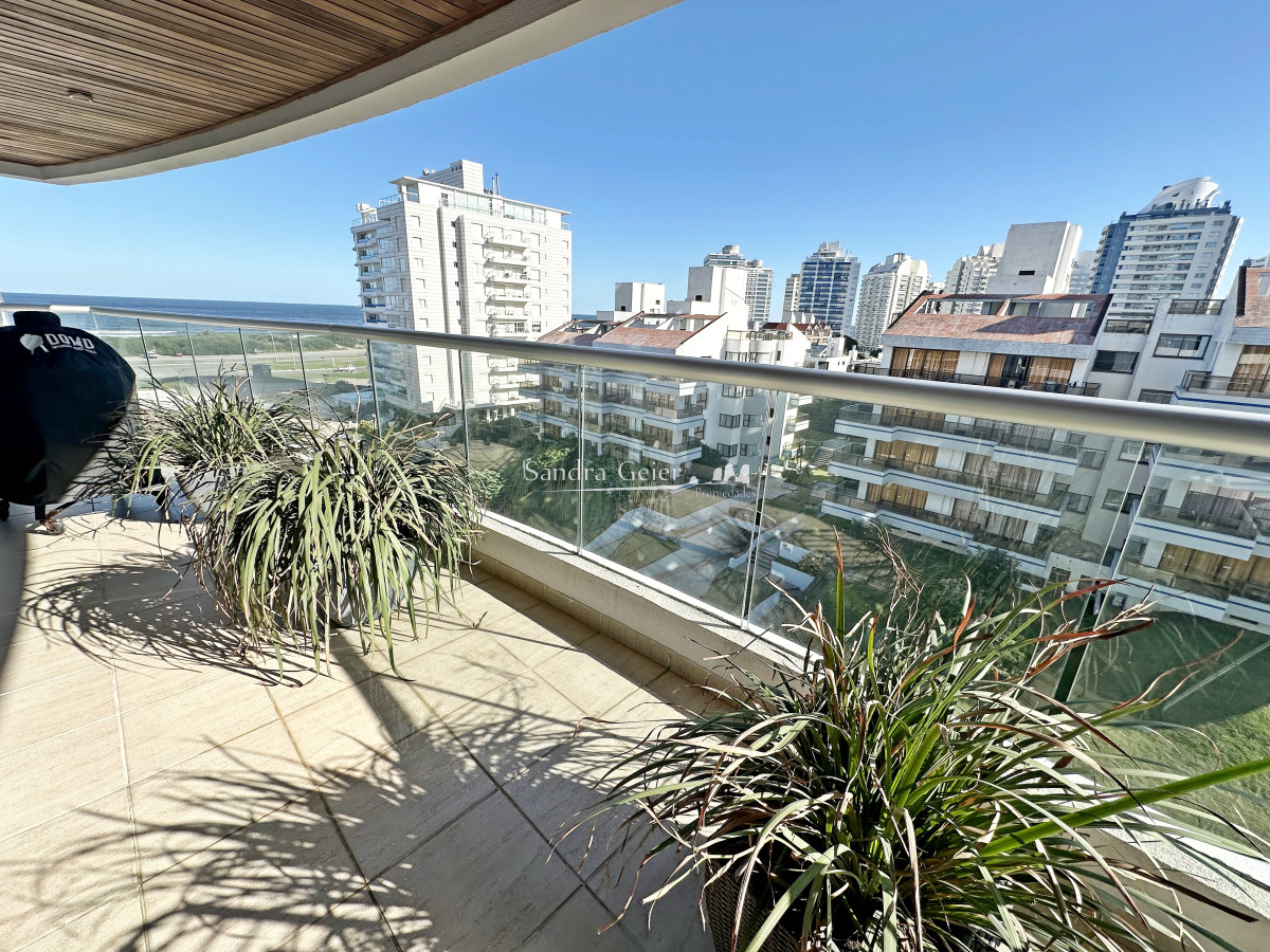 Apartamento ID.2896 -  VENTA  BRAVA Departamento en excelente estado con vistas al mar
