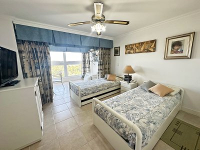 Apartamento ID.2558 -  VENTA Penthouse en primera linea de Playa Mansa