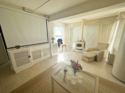 Apartamento ID.2558 -  VENTA Penthouse en primera linea de Playa Mansa