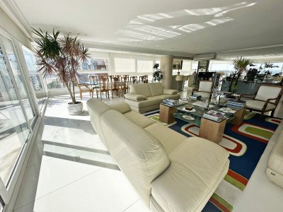 Apartamento ID.2558 -  VENTA Penthouse en primera linea de Playa Mansa