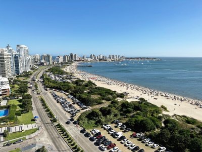 Apartamento ID.2558 -  VENTA Penthouse en primera linea de Playa Mansa