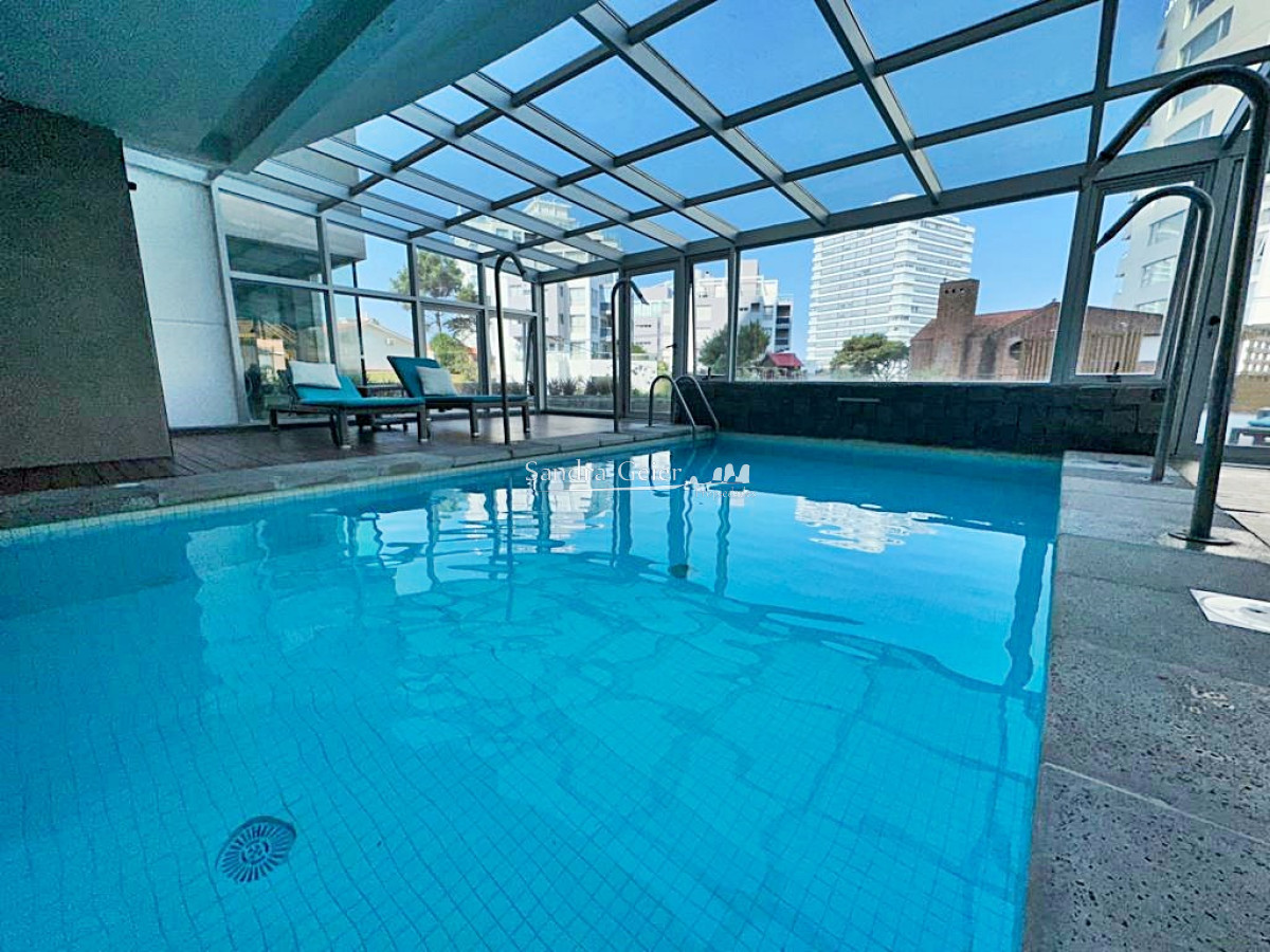 Apartamento ID.3409 - OPORTUNIDAD! Wind Tower de 2 dormitorios, hermosa vista al mar!