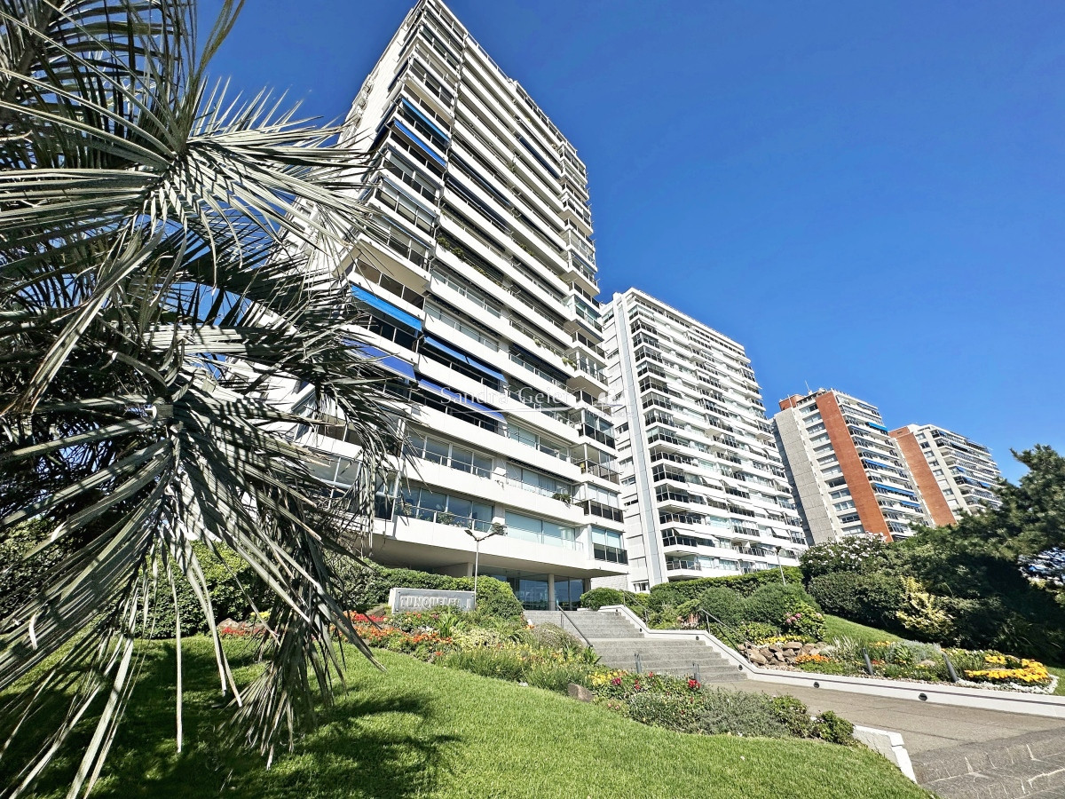 Apartamento ID.2558 -  VENTA Penthouse en primera linea de Playa Mansa