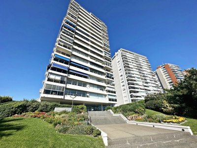 Apartamento ID.2558 -  VENTA Penthouse en primera linea de Playa Mansa