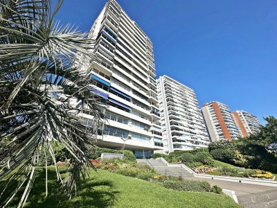Apartamento ID.2558 -  VENTA Penthouse en primera linea de Playa Mansa