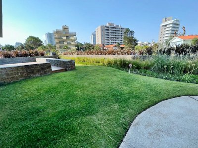 Apartamento ID.3409 - OPORTUNIDAD! Wind Tower de 2 dormitorios, hermosa vista al mar!