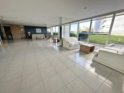 Apartamento ID.2558 -  VENTA Penthouse en primera linea de Playa Mansa