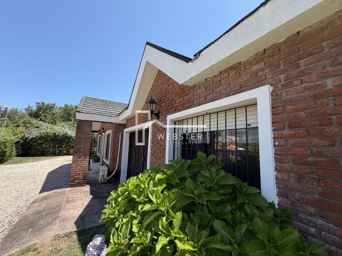 Casa ID.2629 - Hermosa casa en barrio Residencial de Punta del Este a pasos de todo!