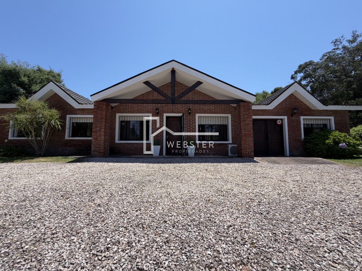 Casa ID.2629 - Hermosa casa en barrio Residencial de Punta del Este a pasos de todo!