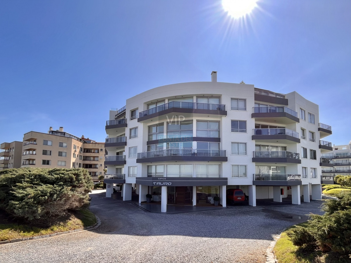 Apartamento ID.2475 - Pent House en primera linea de Playa Mansa