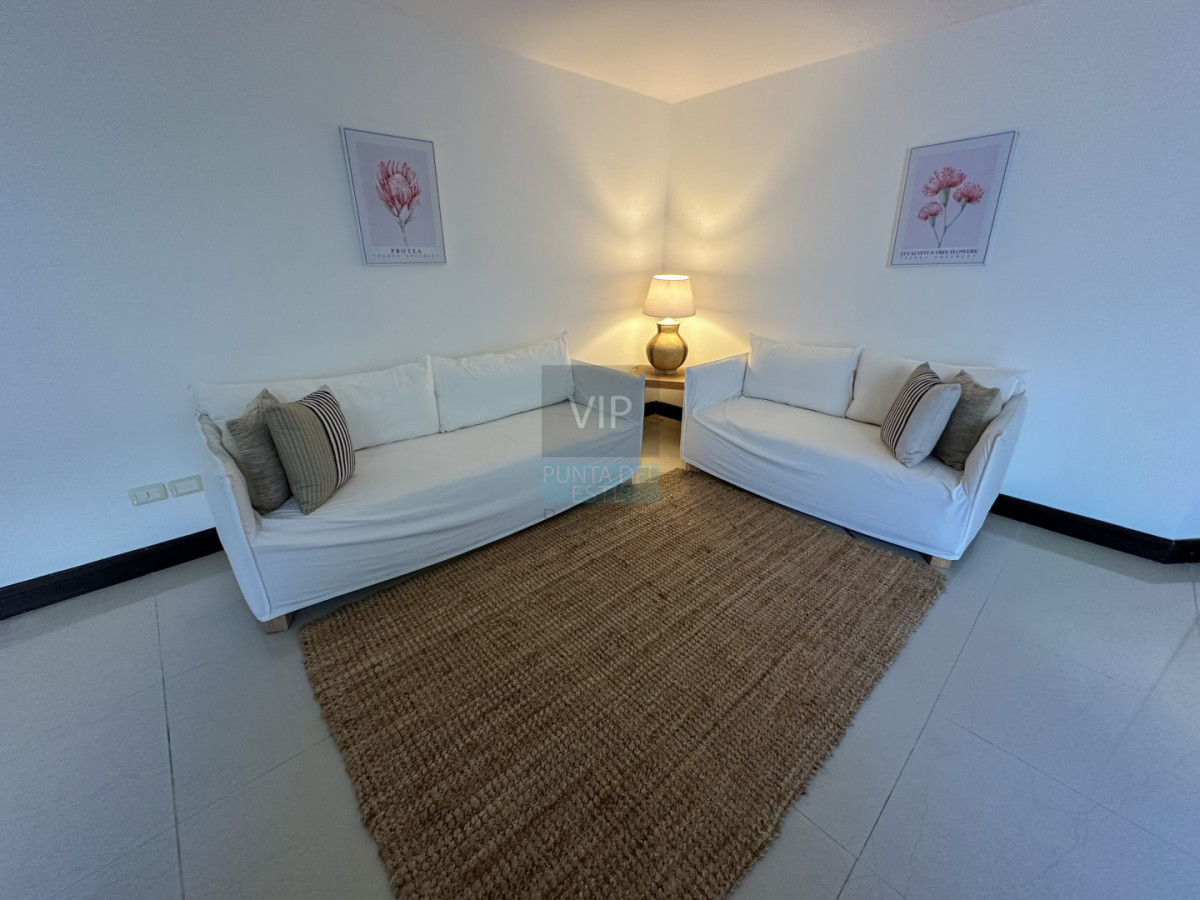 Apartamento ID.2475 - Pent House en primera linea de Playa Mansa