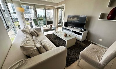 Punta de Este, Apartamento de 3 dormitorios a metros del mar y al Hotel Conrad.