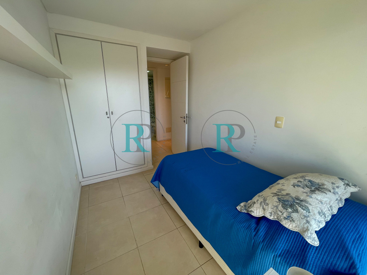 Apartamento ID.2121 - Departamento en zona mansa, 3 dormitorios U$S 269.000