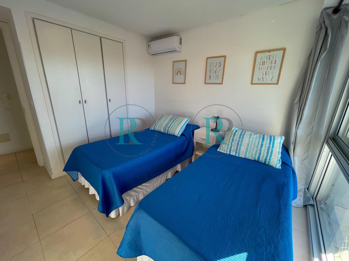 Apartamento ID.2121 - Departamento en zona mansa, 3 dormitorios U$S 269.000
