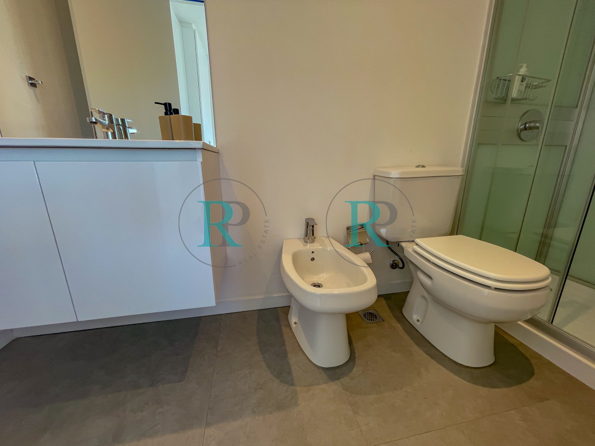 Apartamento ID.2198 - Apartamento en Alquiler de 1 dormitorio con 2 baños en Ocean Drive Country