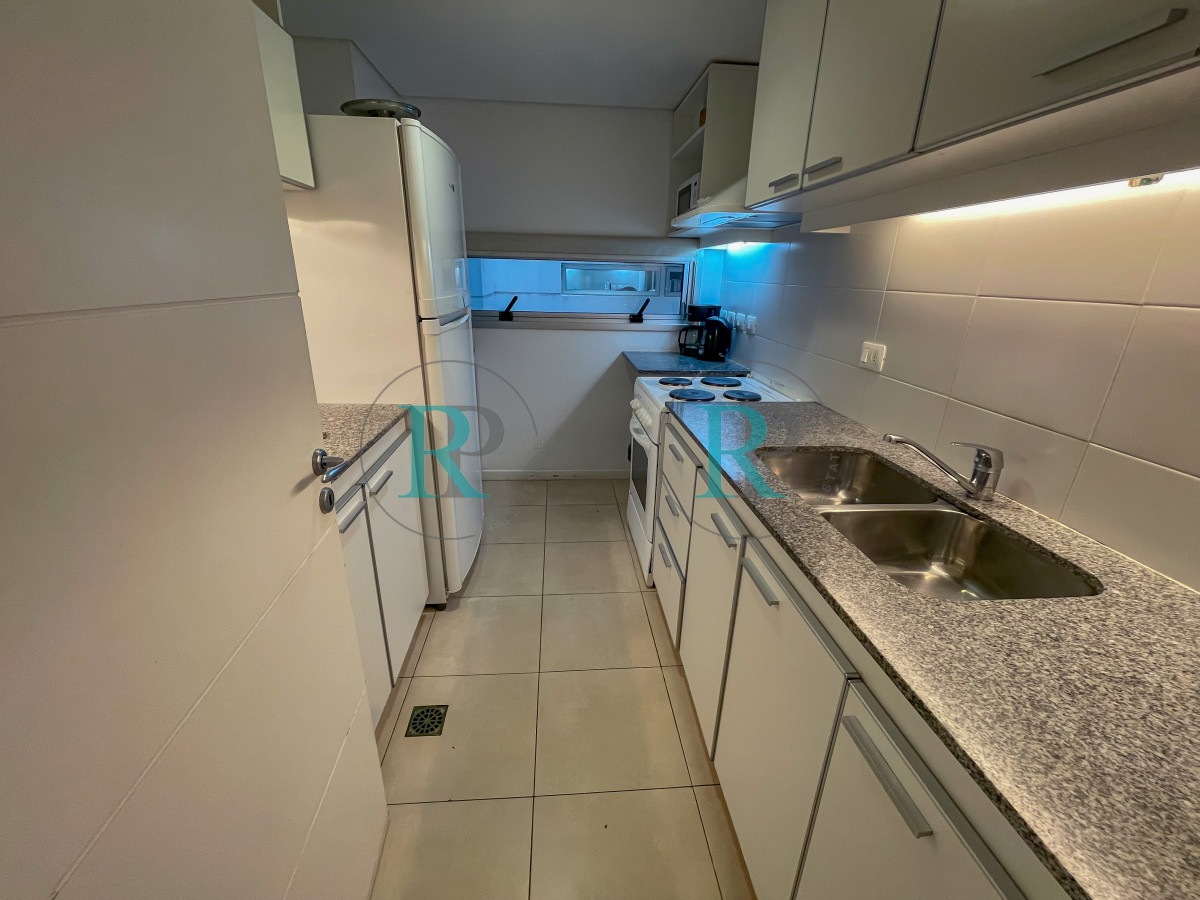 Apartamento ID.2121 - Departamento en zona mansa, 3 dormitorios U$S 269.000