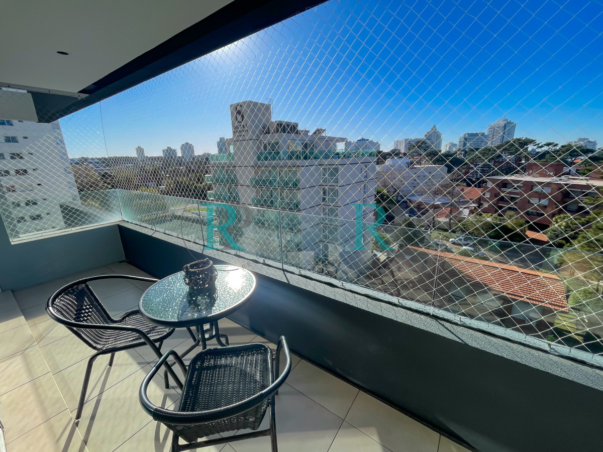 Apartamento ID.2121 - Departamento en zona mansa, 3 dormitorios U$S 269.000