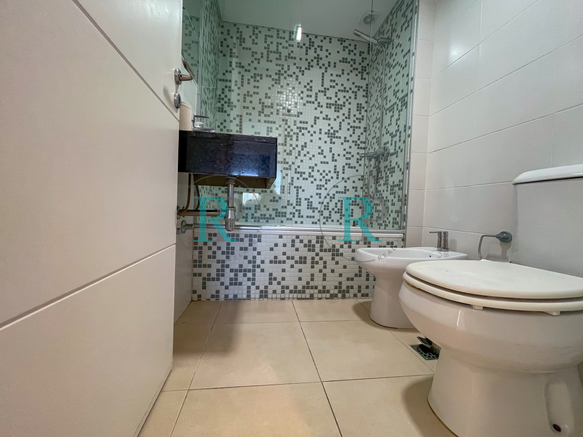 Apartamento ID.2121 - Departamento en zona mansa, 3 dormitorios U$S 269.000