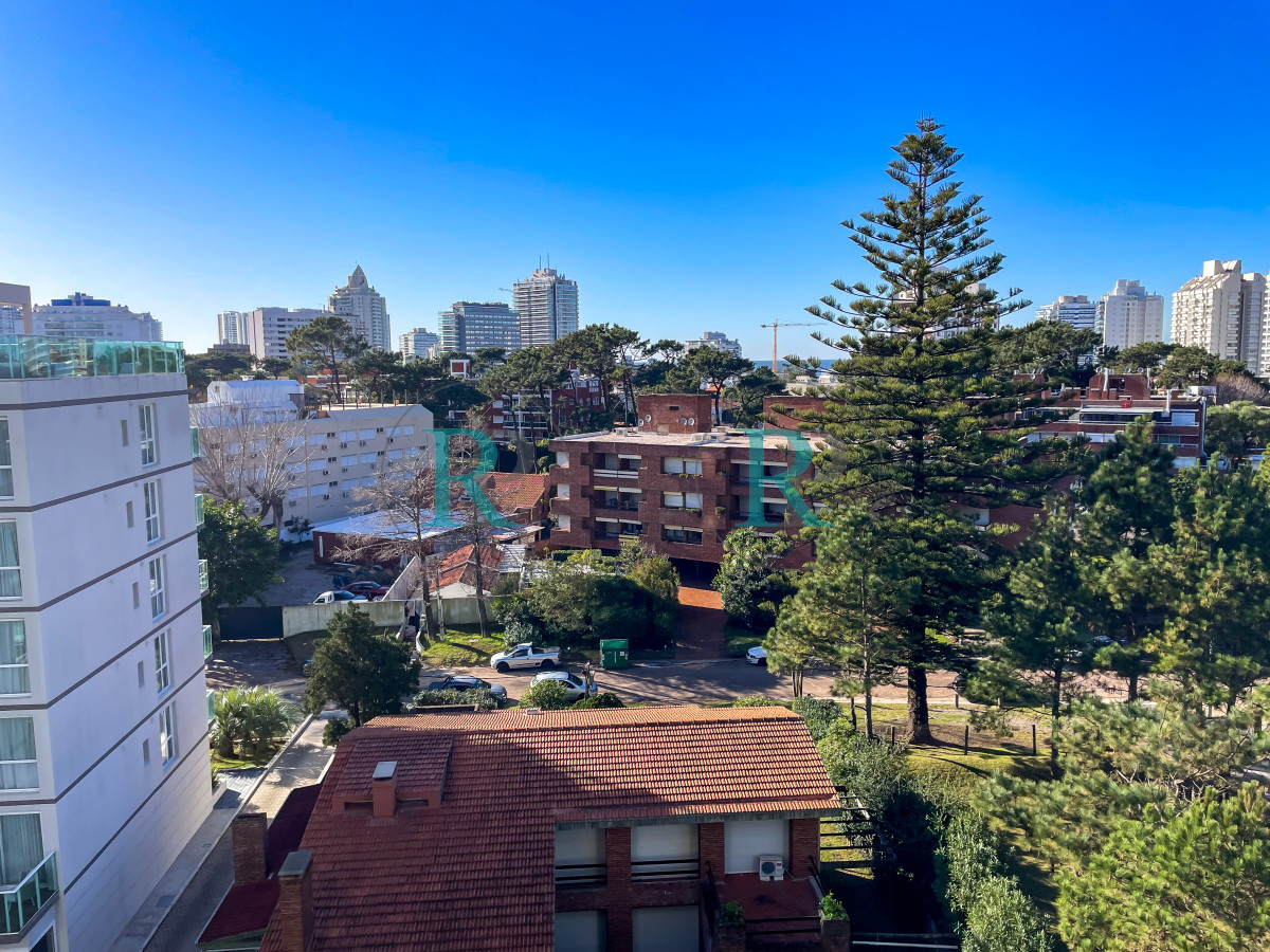 Apartamento ID.2121 - Departamento en zona mansa, 3 dormitorios U$S 269.000