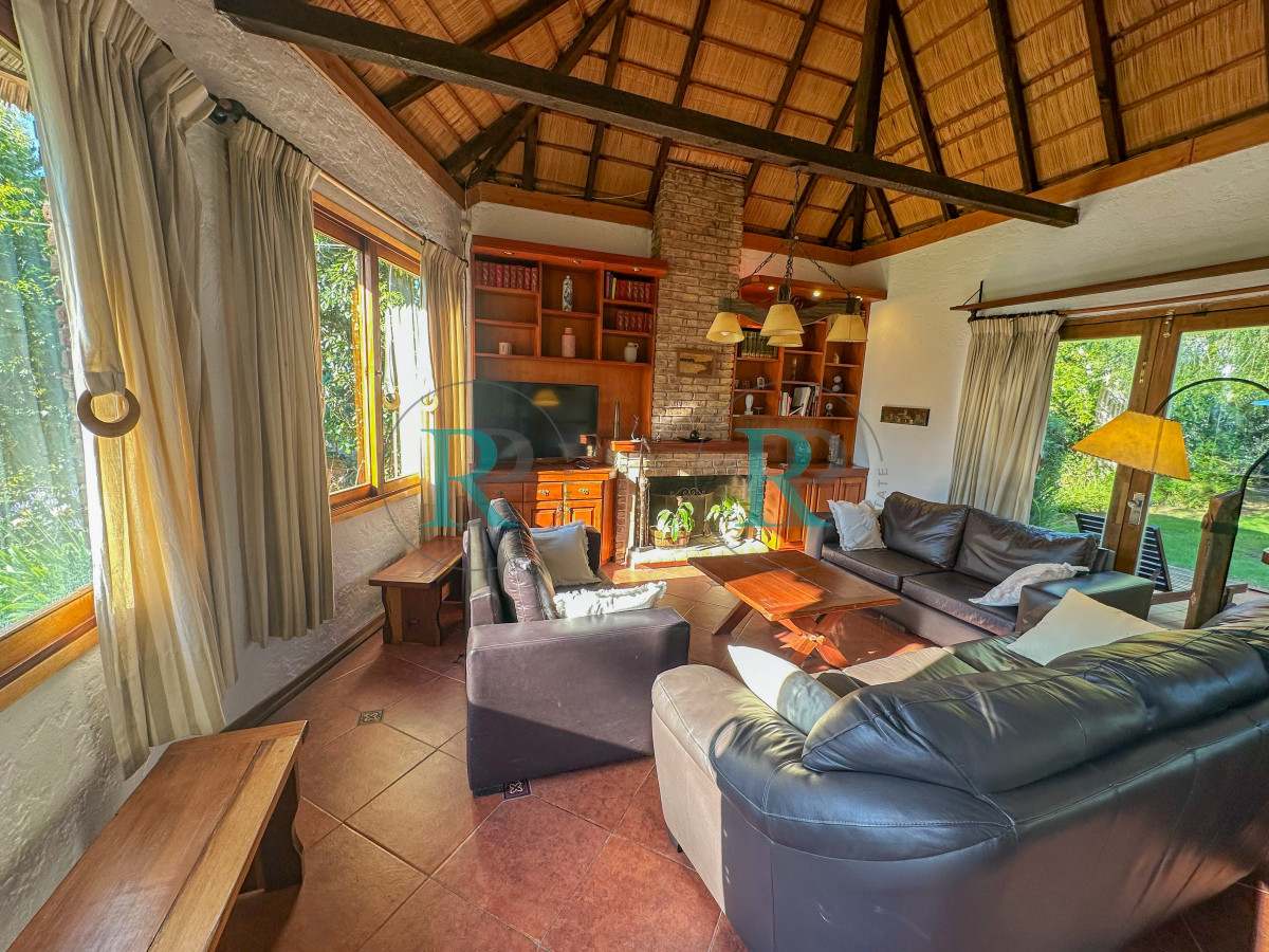 Casa ID.2218 - Casa en venta en Pinares para disfrutar todo el año