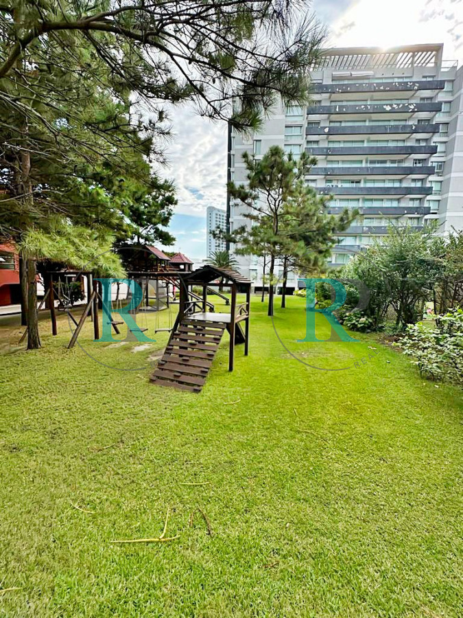 Apartamento ID.2121 - Departamento en zona mansa, 3 dormitorios U$S 269.000