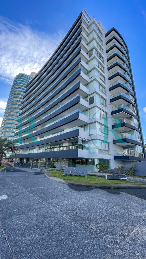 Apartamento ID.2121 - Departamento en zona mansa, 3 dormitorios U$S 269.000