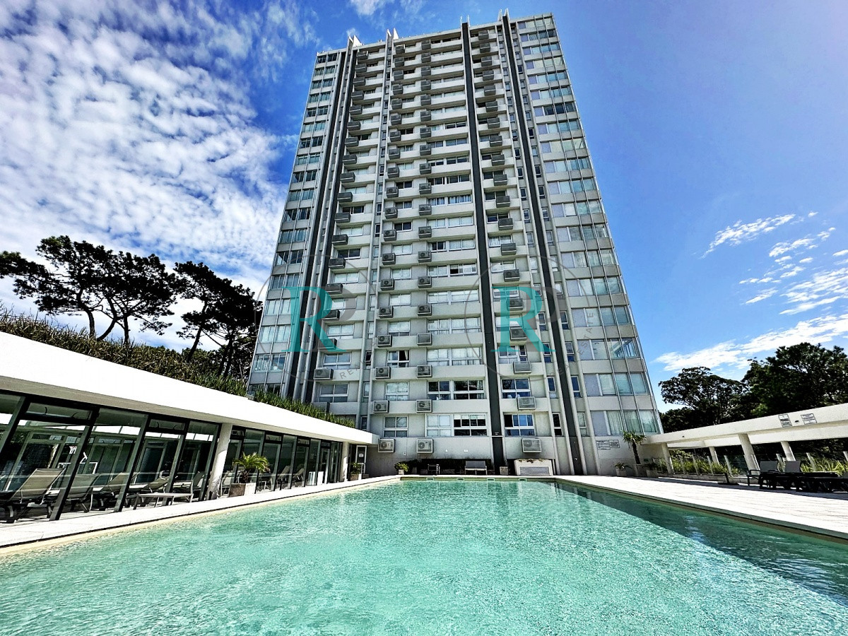 Apartamento ID.2198 - Apartamento en Alquiler de 1 dormitorio con 2 baños en Ocean Drive Country