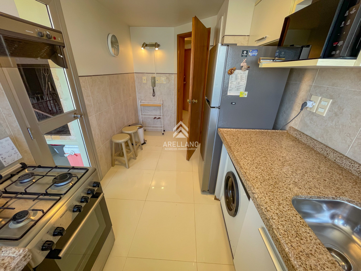 Apartamento ID.4660 - Hermoso apartamento en piso alto en la zona de Punta Shopping, cerca de todo!