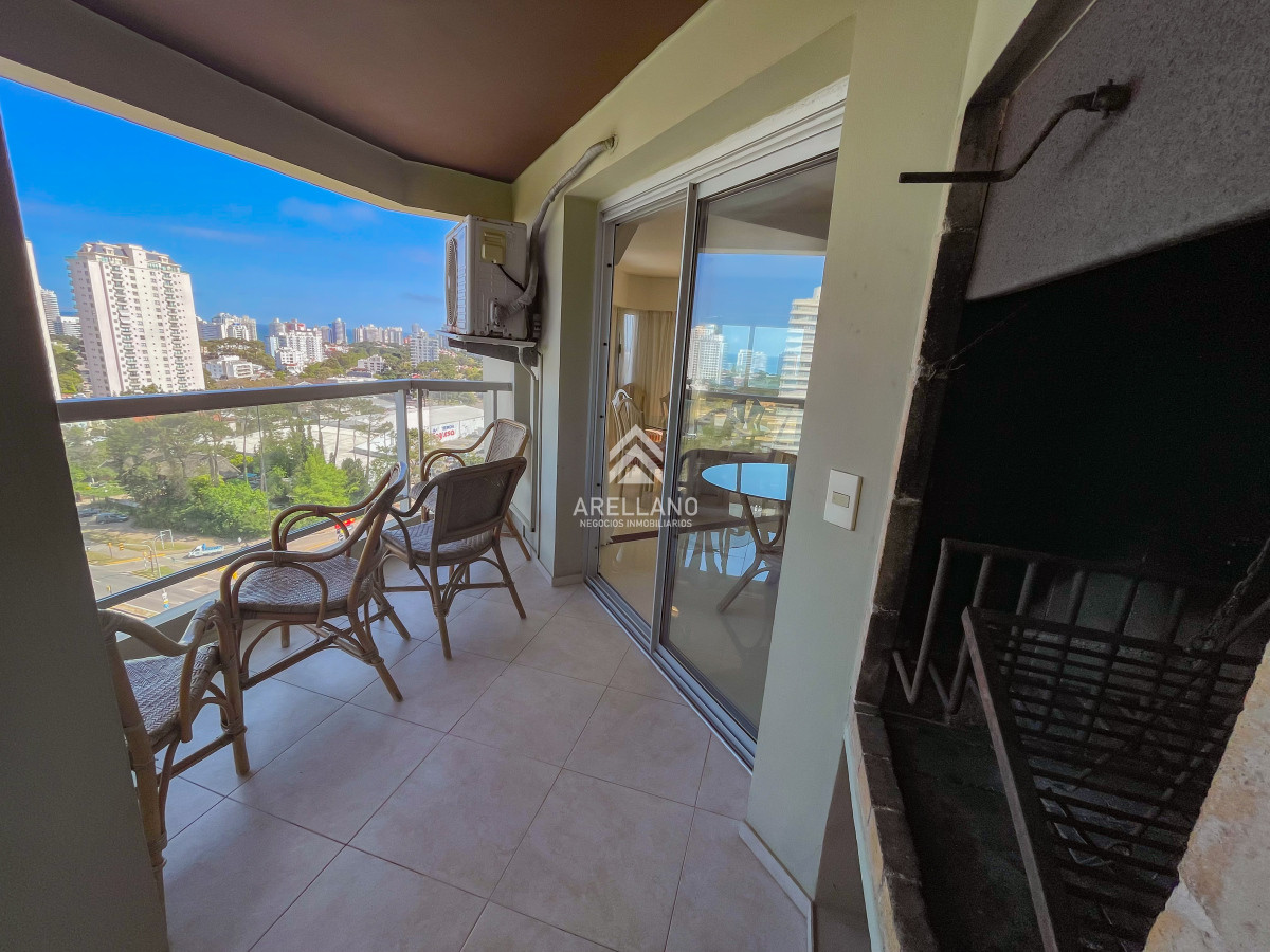 Apartamento ID.4660 - Hermoso apartamento en piso alto en la zona de Punta Shopping, cerca de todo!