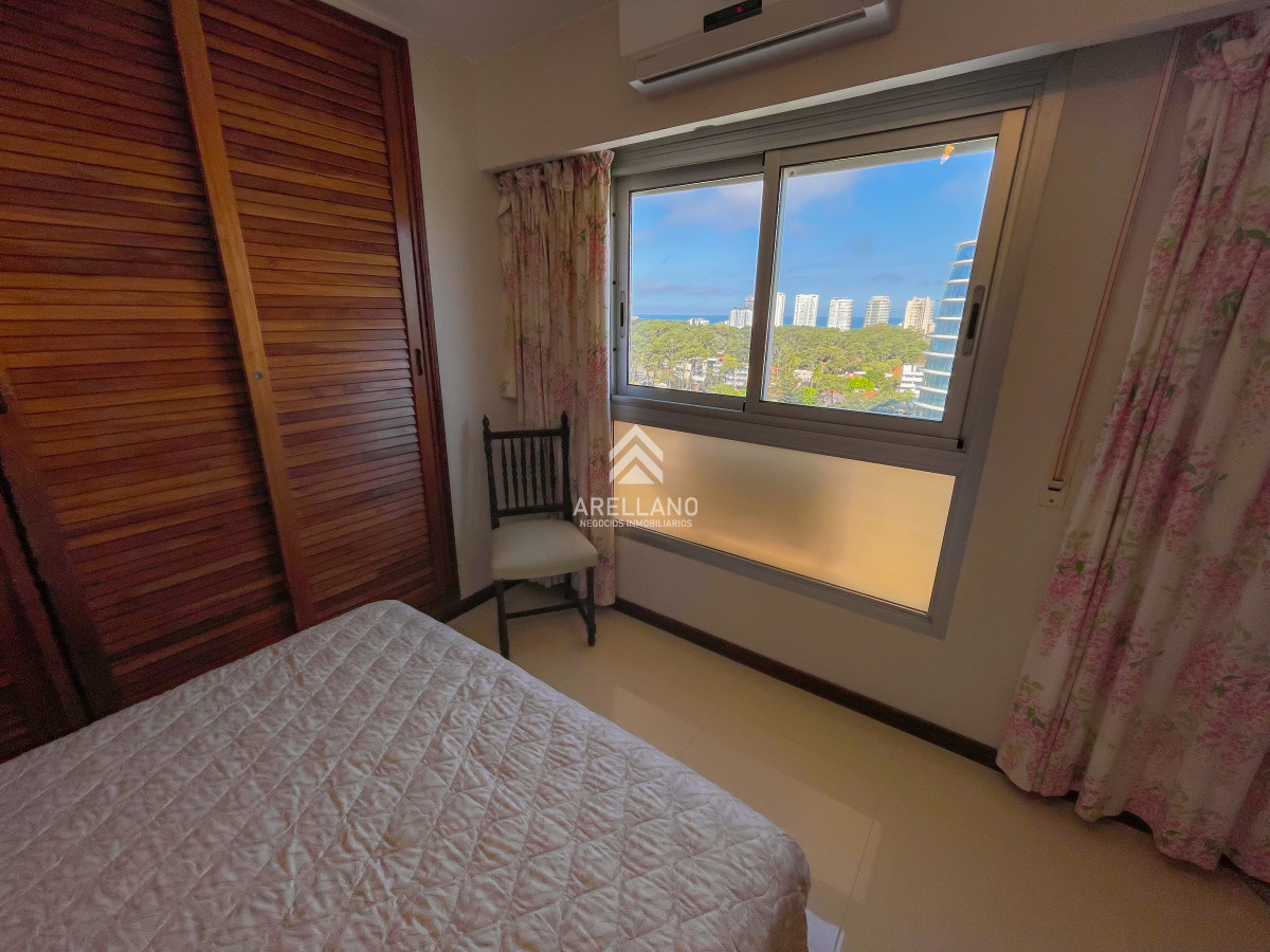 Apartamento ID.4660 - Hermoso apartamento en piso alto en la zona de Punta Shopping, cerca de todo!