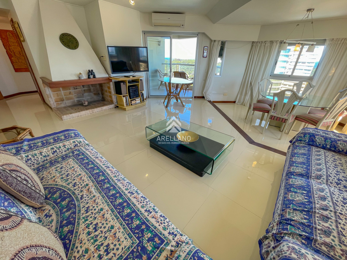 Apartamento ID.4660 - Hermoso apartamento en piso alto en la zona de Punta Shopping, cerca de todo!