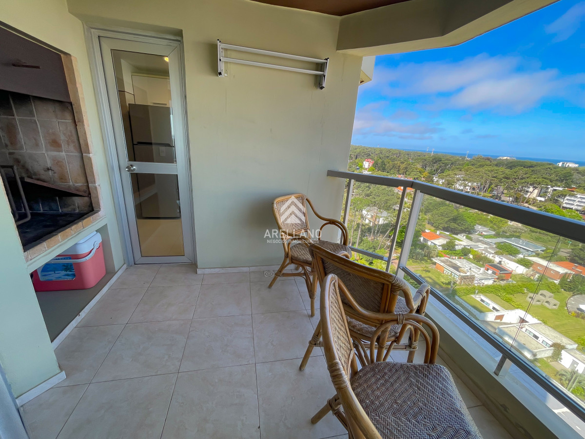Apartamento ID.4660 - Hermoso apartamento en piso alto en la zona de Punta Shopping, cerca de todo!