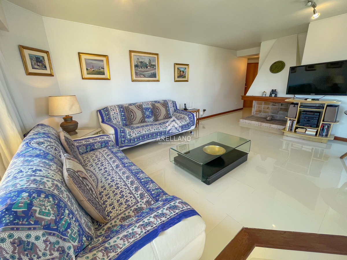 Apartamento ID.4660 - Hermoso apartamento en piso alto en la zona de Punta Shopping, cerca de todo!
