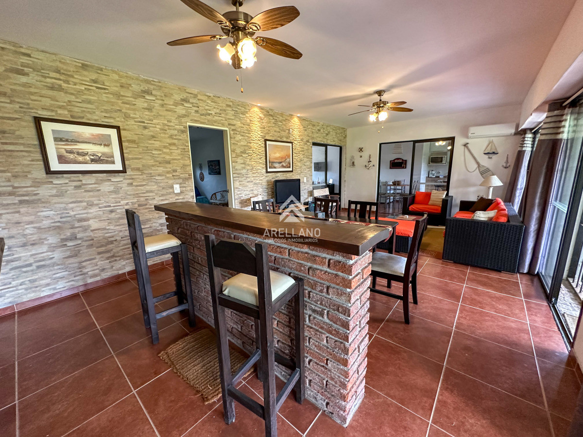 Casa ID.5814 - Hermosa casa en barrio Residencial de Punta del Este a pasos de todo!