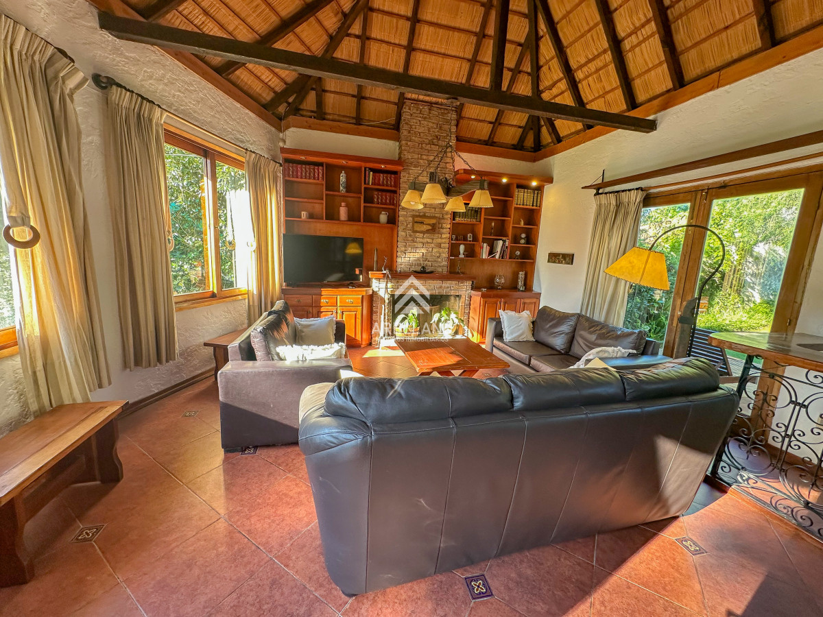 Casa ID.4273 - Casa en venta en Pinares para disfrutar todo el año