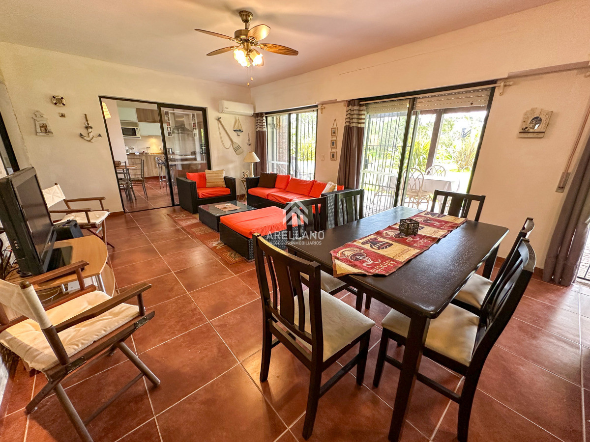 Casa ID.5814 - Hermosa casa en barrio Residencial de Punta del Este a pasos de todo!