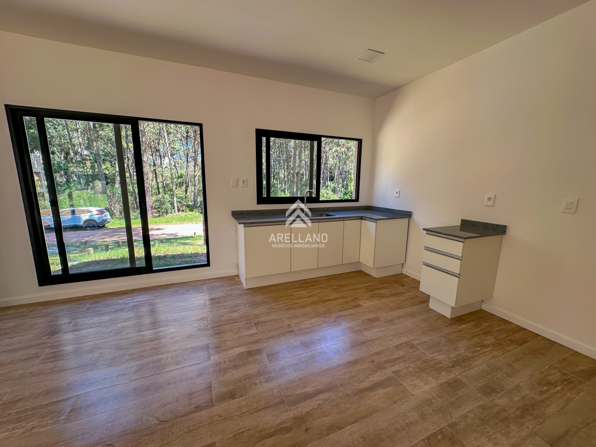 Casa ID.5023 - Casas a estrenar en Laguna del Sauce, Punta del Este.