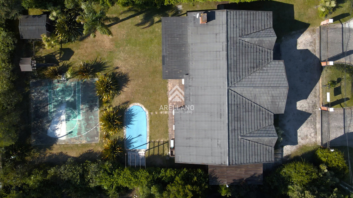 Casa ID.5814 - Hermosa casa en barrio Residencial de Punta del Este a pasos de todo!