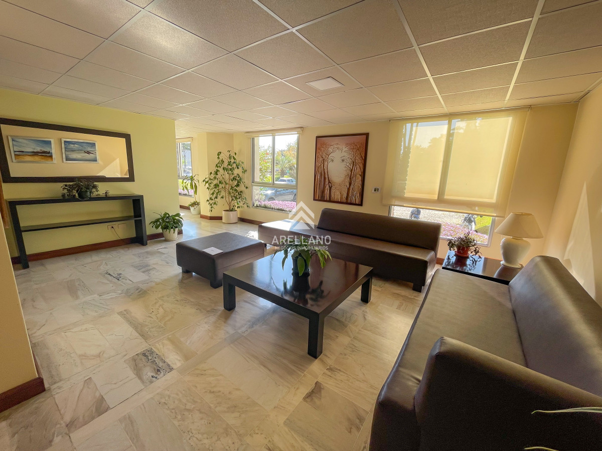 Apartamento ID.4660 - Hermoso apartamento en piso alto en la zona de Punta Shopping, cerca de todo!