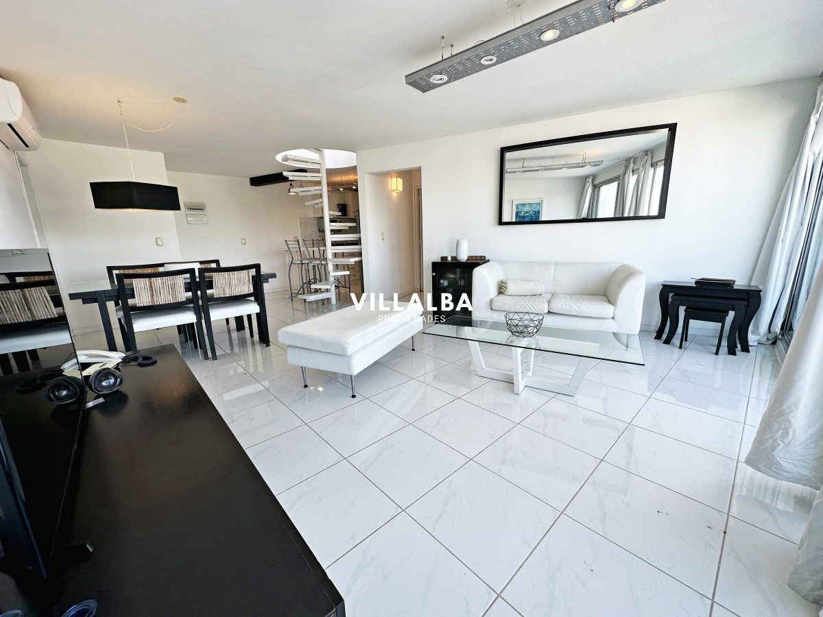 Apartamento ID.4150 - Pent House en primera linea de Playa Mansa