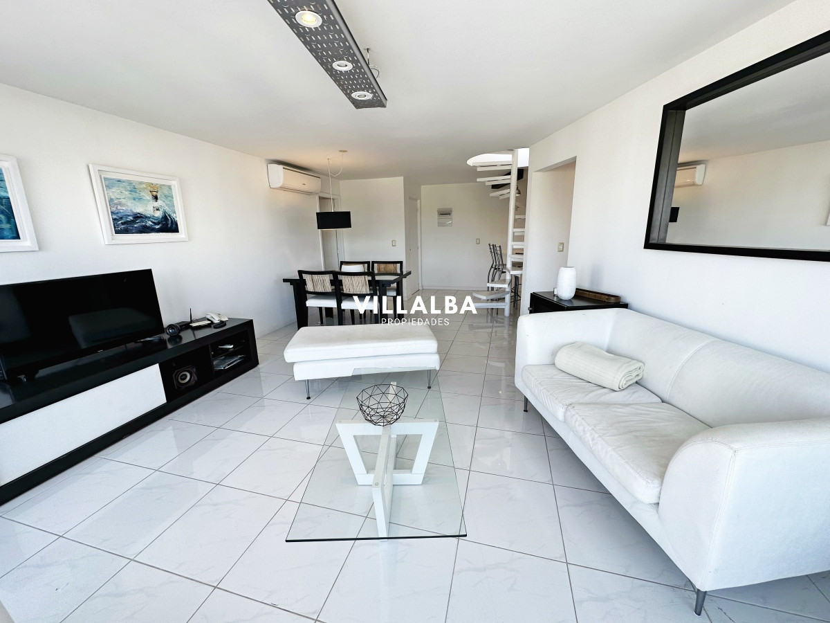 Apartamento ID.4150 - Pent House en primera linea de Playa Mansa