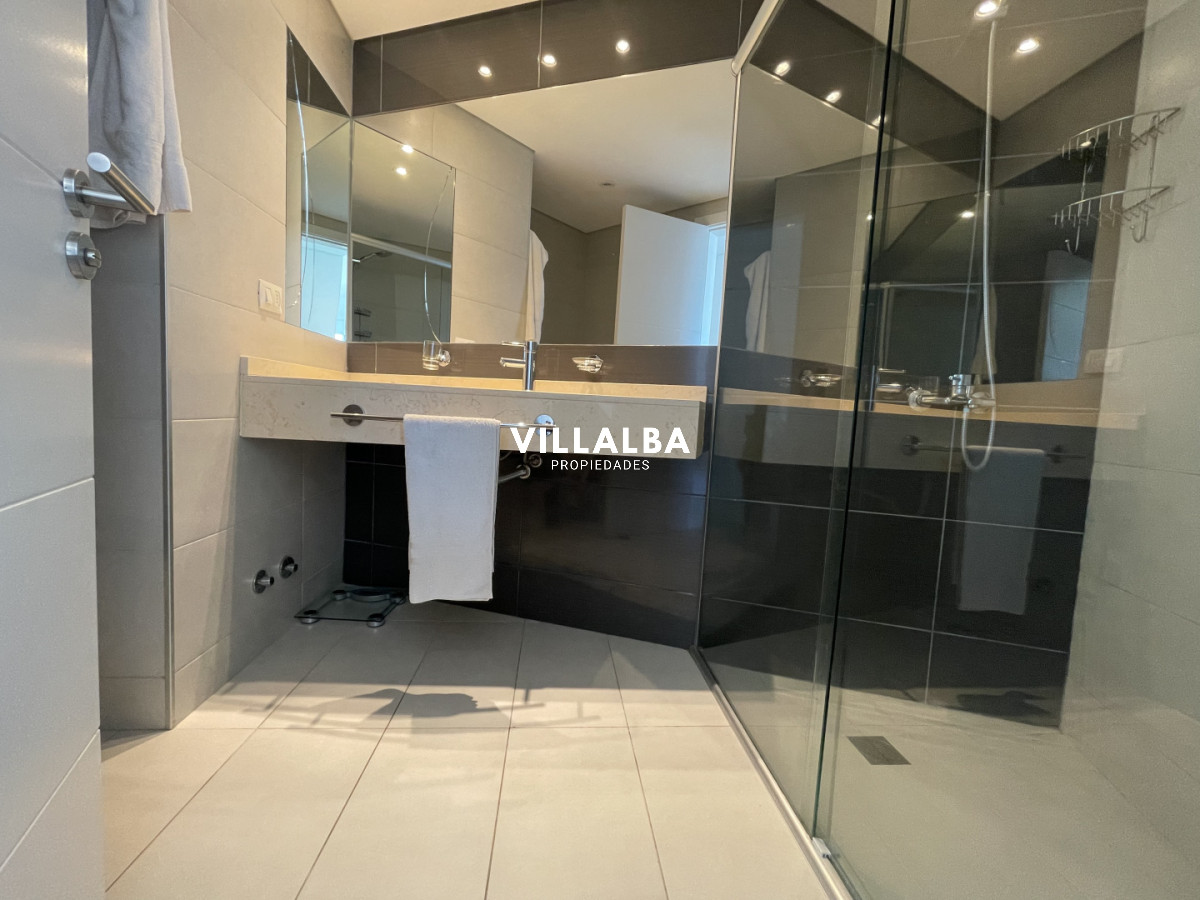 Apartamento ID.4344 - Wind Tower en venta piso alto!