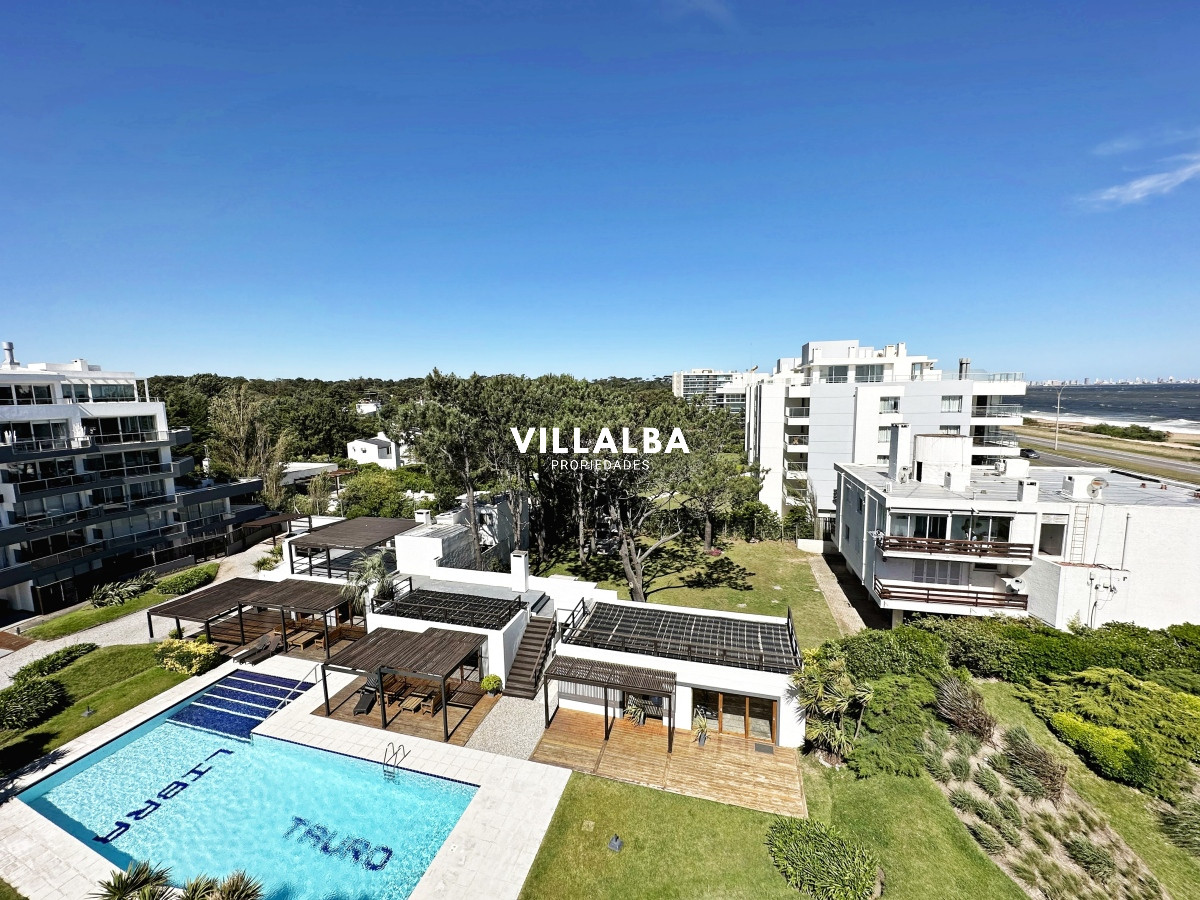 Apartamento ID.4150 - Pent House en primera linea de Playa Mansa