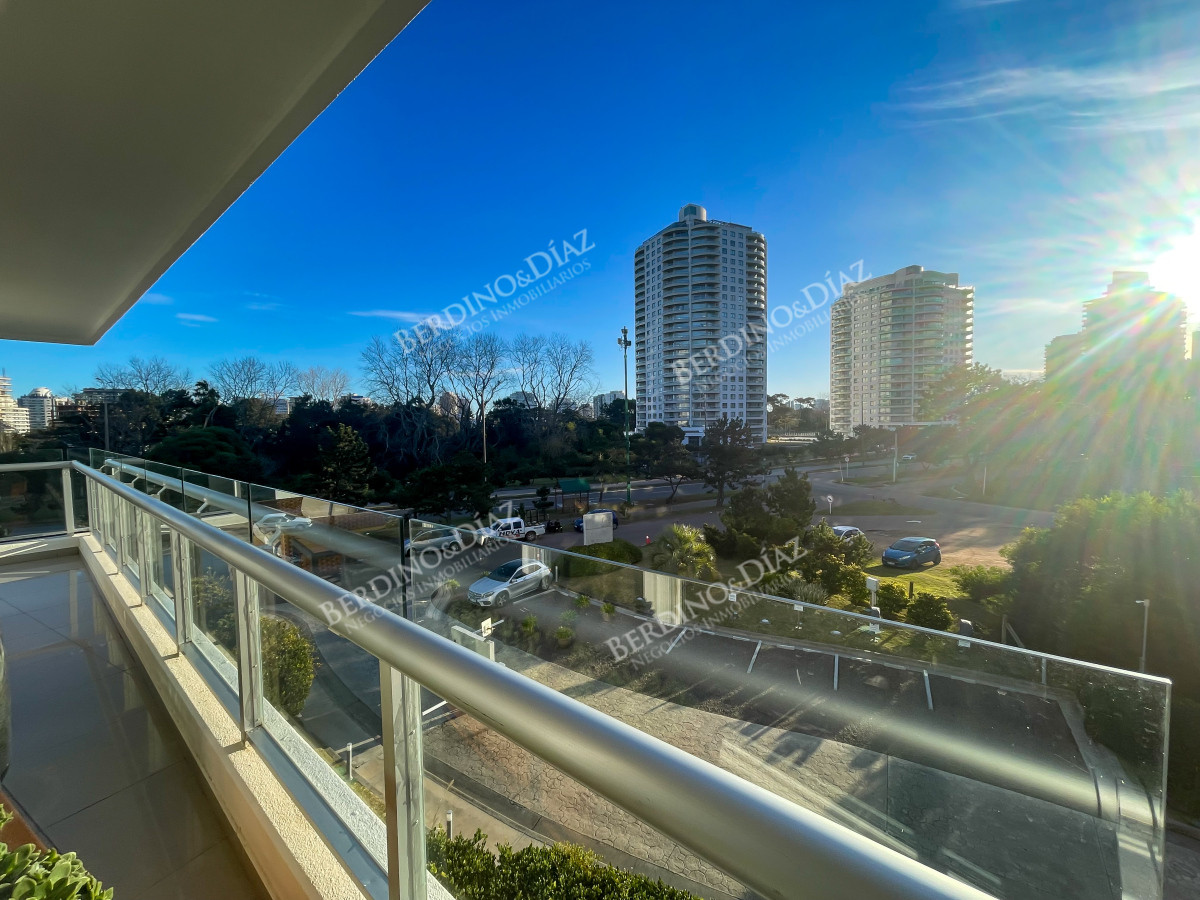 Apartamento ID.2925 -  One, Punta del Este! Exclusivo apartamento a pasos del mar.