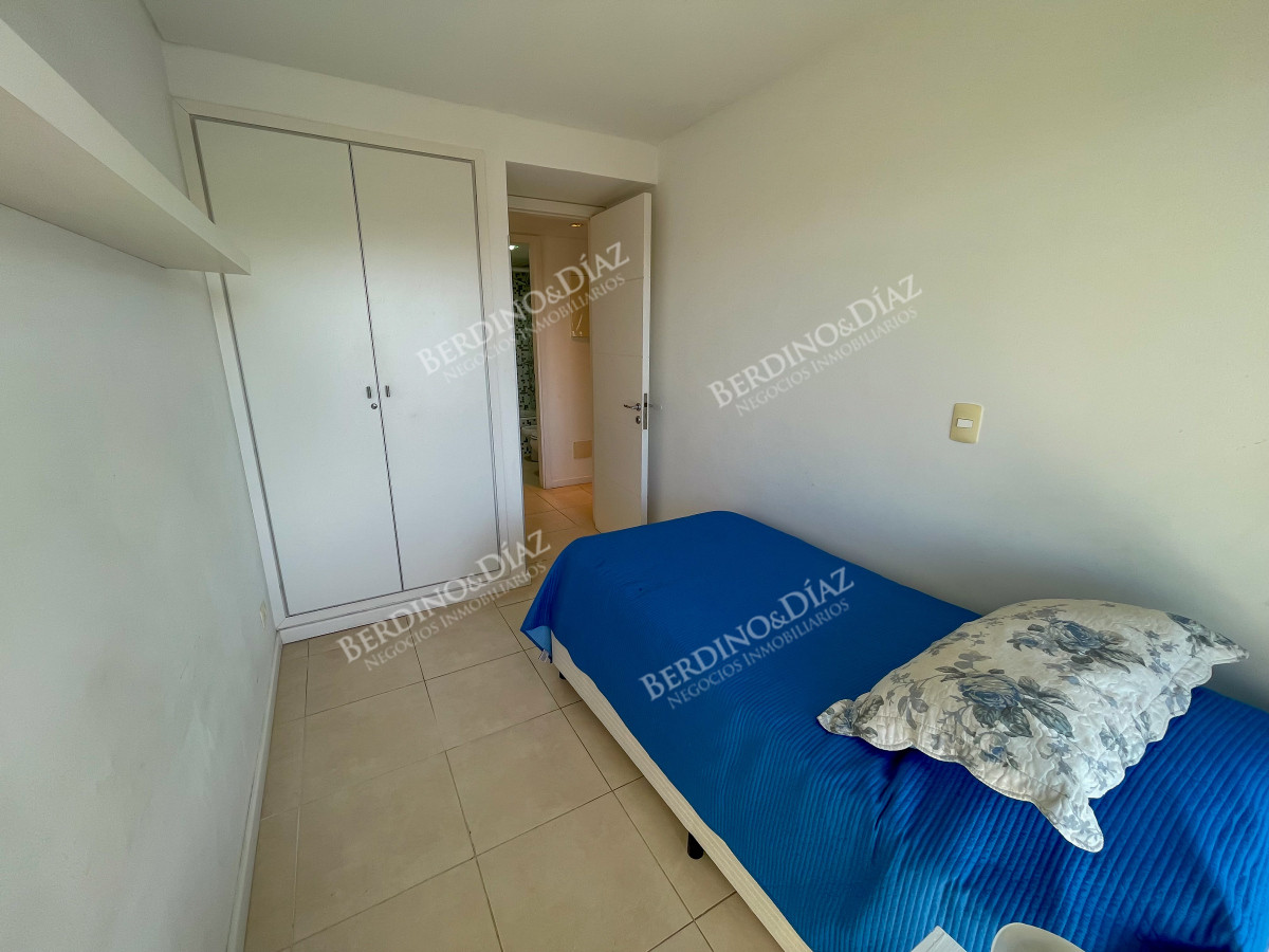Apartamento ID.2806 - Departamento en zona mansa, 3 dormitorios U$S 269.000