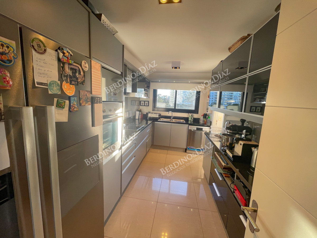 Apartamento ID.2925 -  One, Punta del Este! Exclusivo apartamento a pasos del mar.