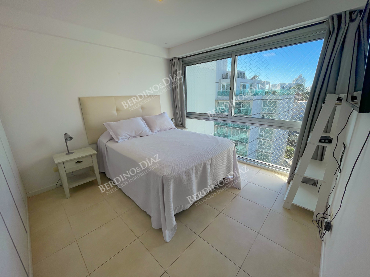 Apartamento ID.2806 - Departamento en zona mansa, 3 dormitorios U$S 269.000