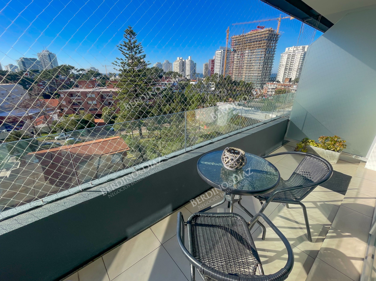 Apartamento ID.2806 - Departamento en zona mansa, 3 dormitorios U$S 269.000