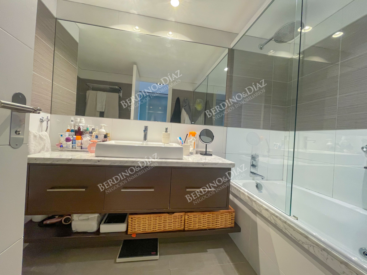 Apartamento ID.2925 -  One, Punta del Este! Exclusivo apartamento a pasos del mar.