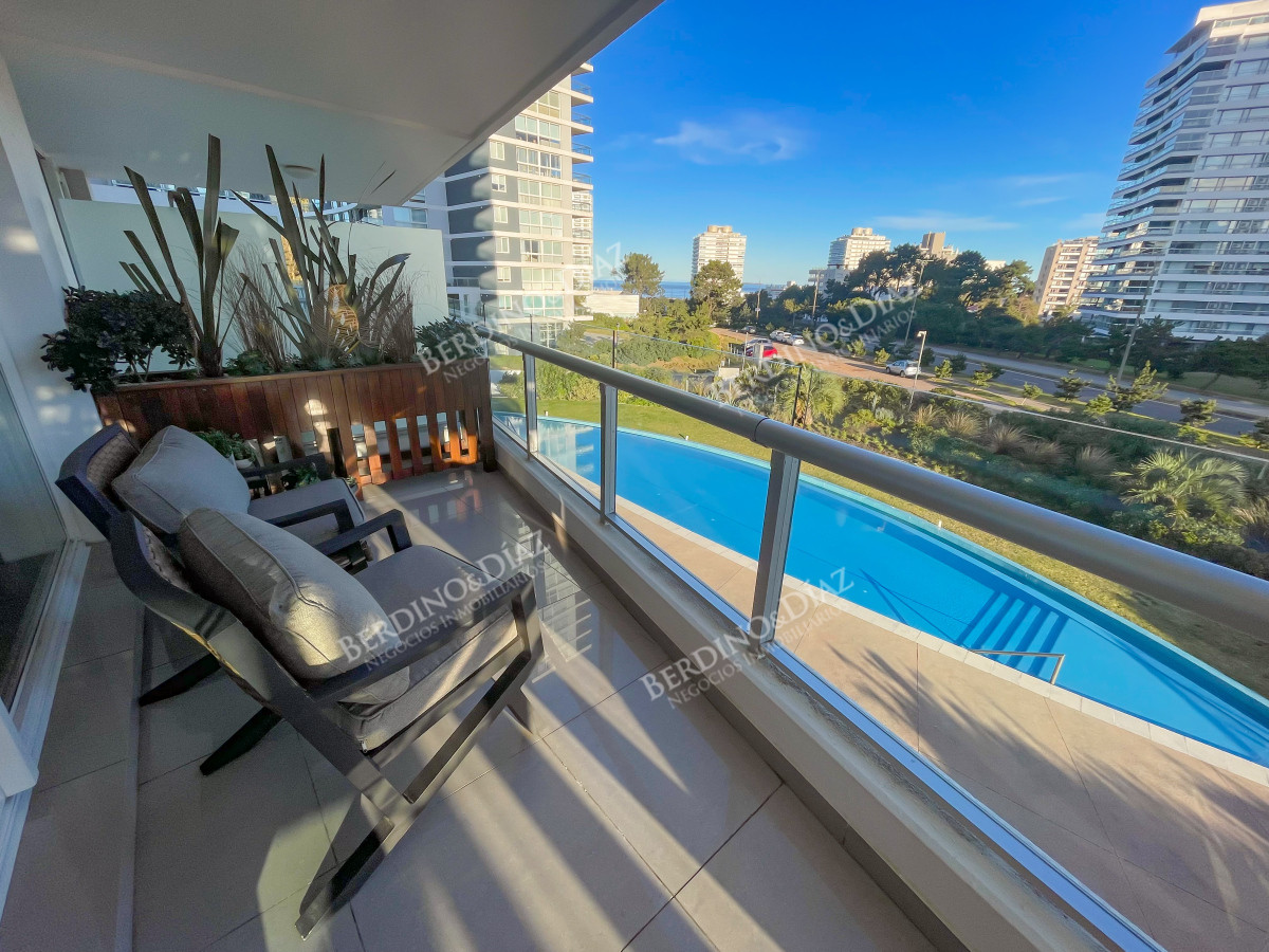 Apartamento ID.2925 -  One, Punta del Este! Exclusivo apartamento a pasos del mar.